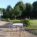 Rhona Bed & Breakfast 4*