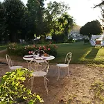Bed & Breakfast Rhona 4*