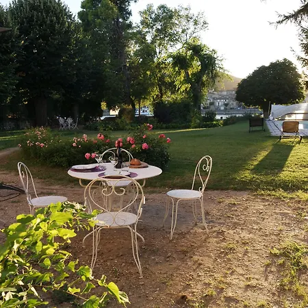 Bed and breakfast Rhona 4*