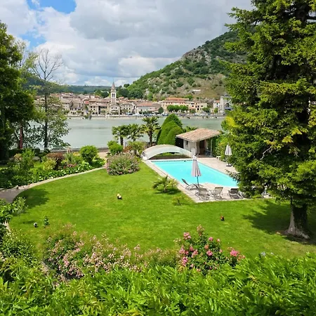 Rhôna